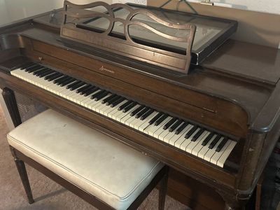 Free piano must pick up- broken keys