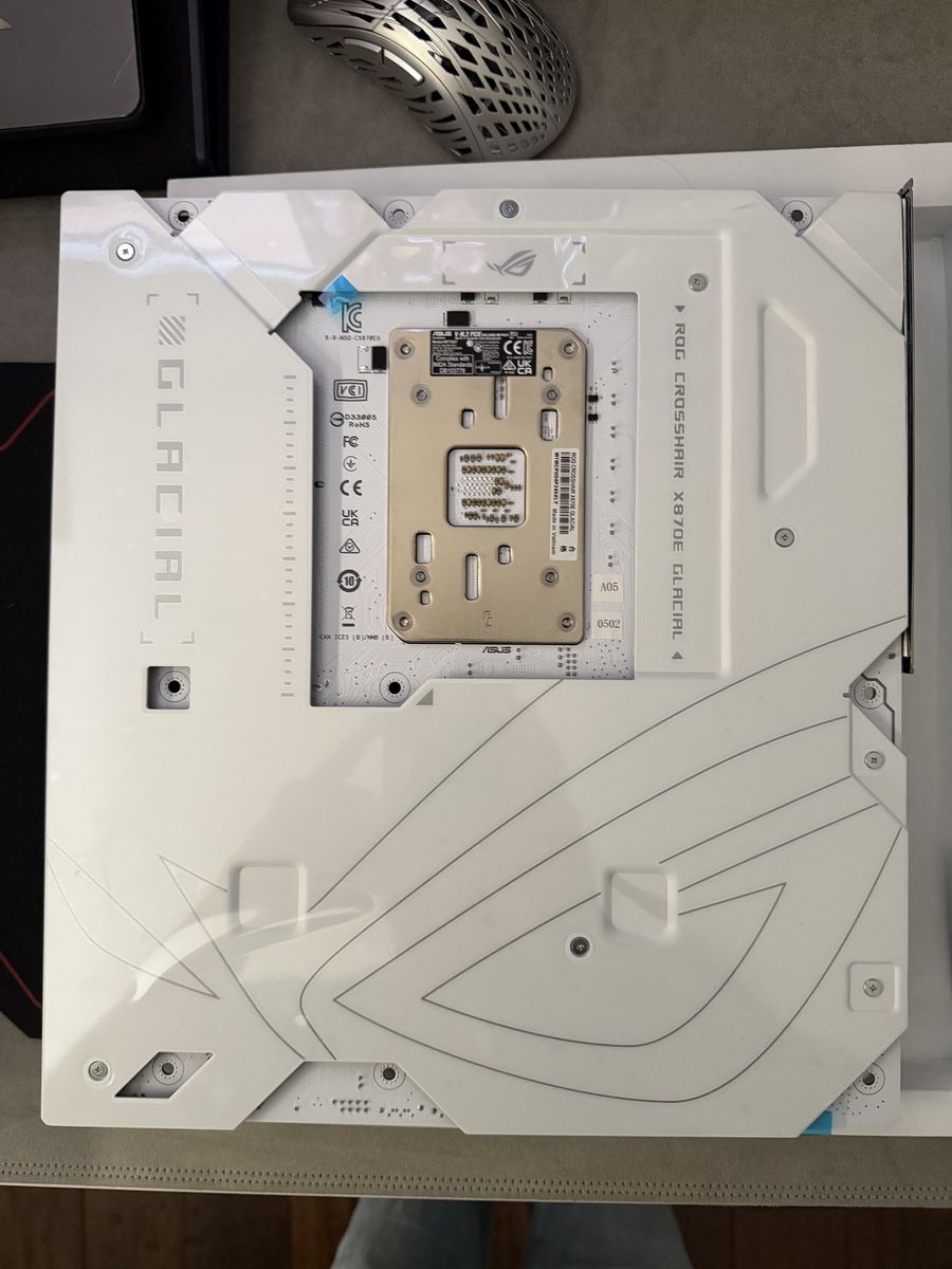 Main image 3
