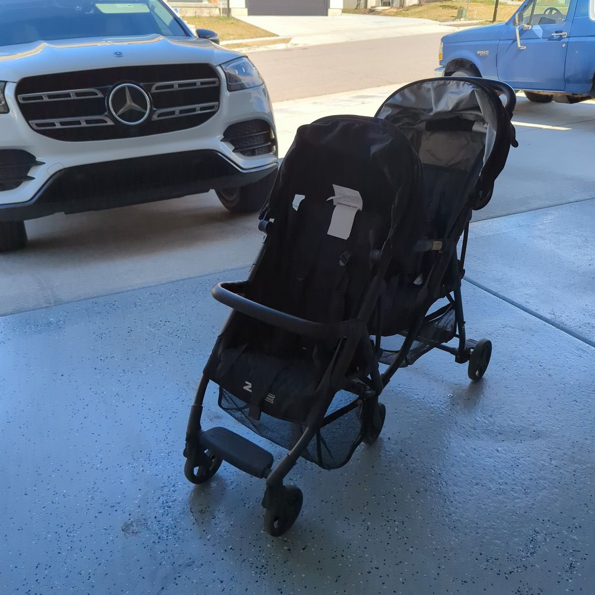 Zoe double stroller GREAT CONDITION