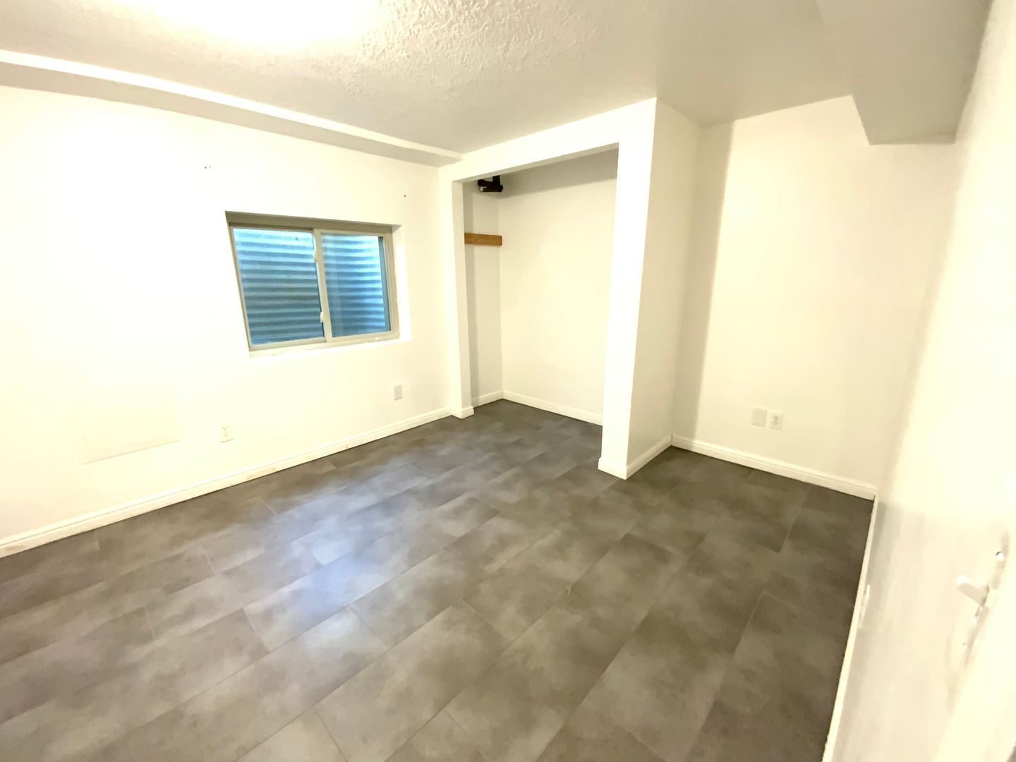 Main image 7