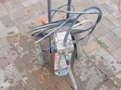 Campbell Hausfeld airless paint sprayer