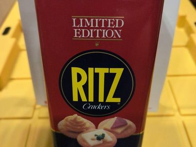 Vintage 1987 Nabisco Limited Edition RITZ Crackers Collectible Metal Tin Can