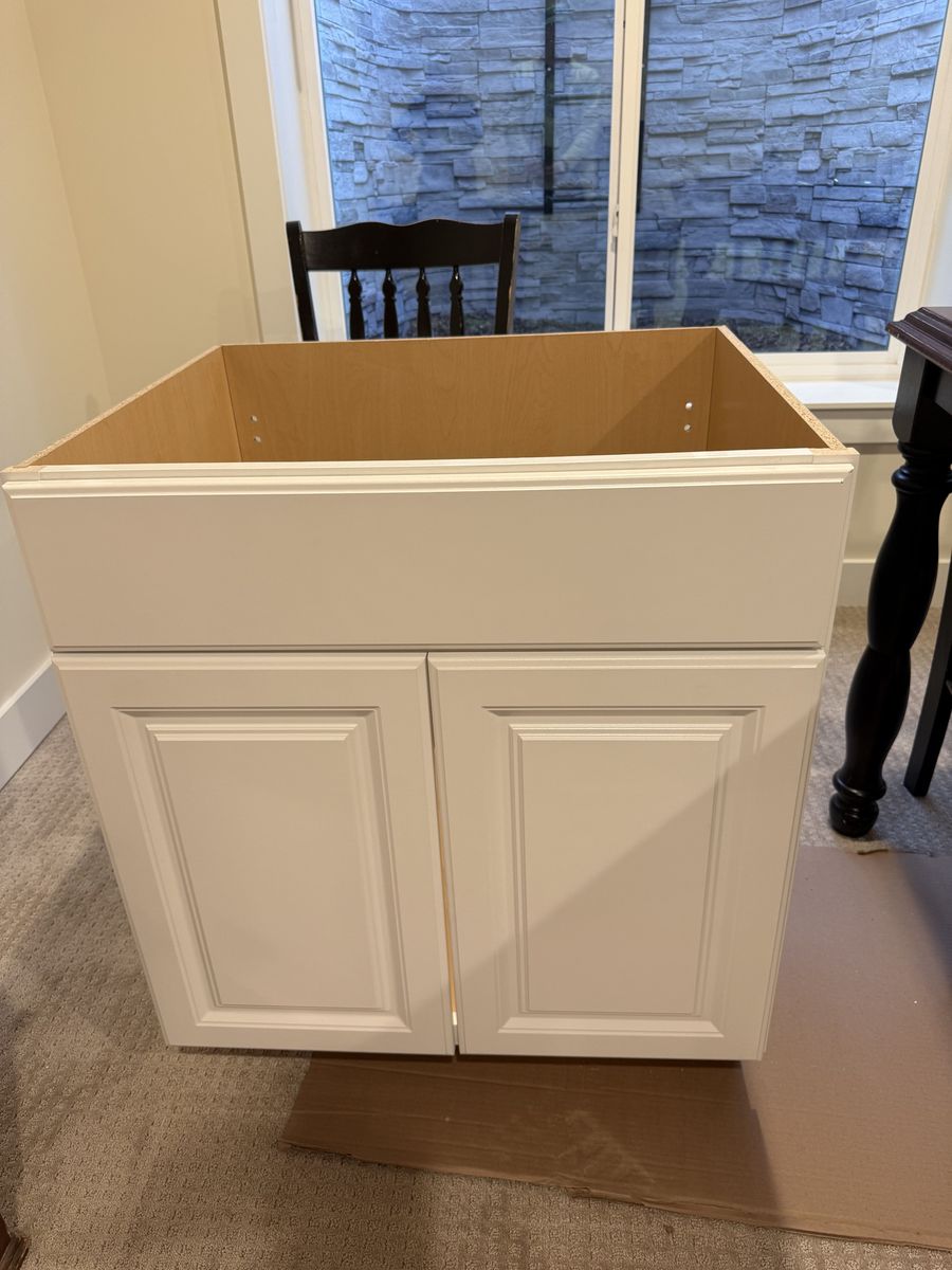 Hampton cabinet 30in width x 24in deep x 34in height