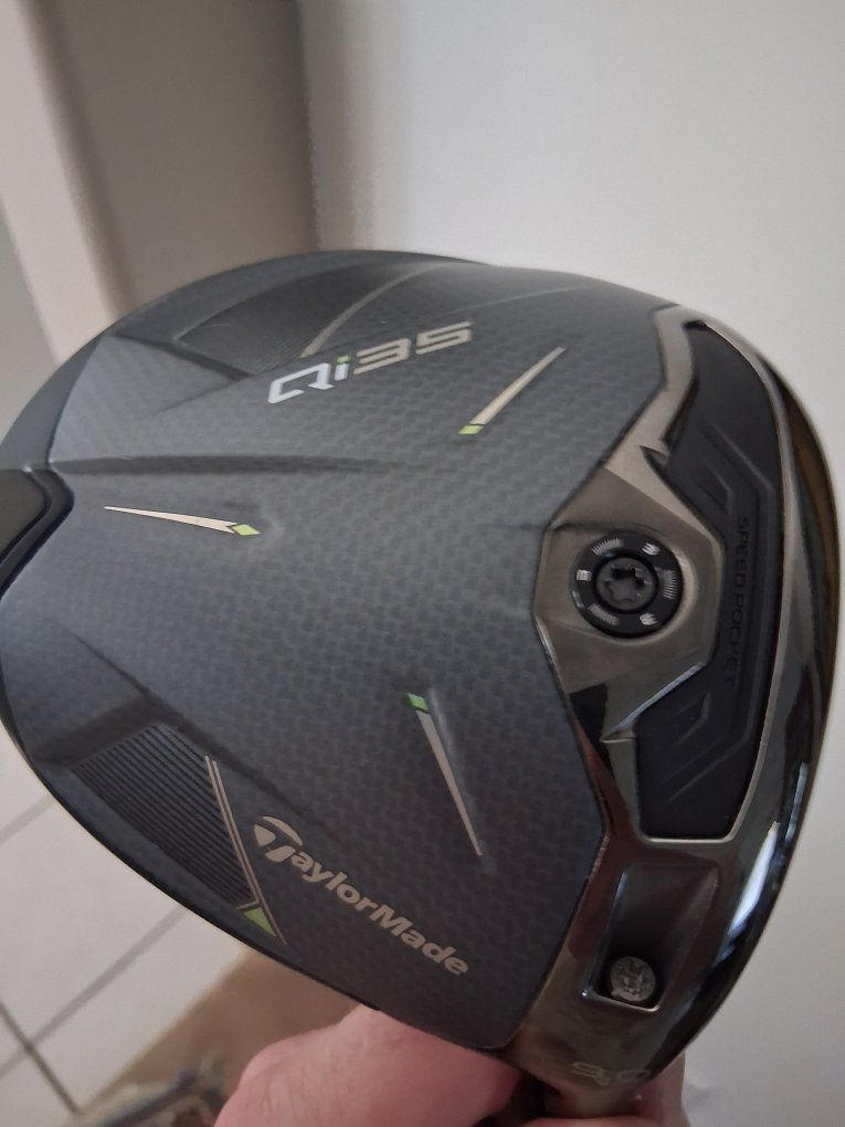 TaylorMade Qi10 Driver - Carbonwood, Speed Pocket, 9.0 Degree Loft, Right-Handed