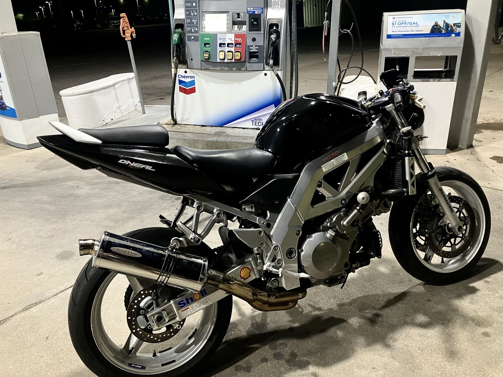 Suzuki SV1000