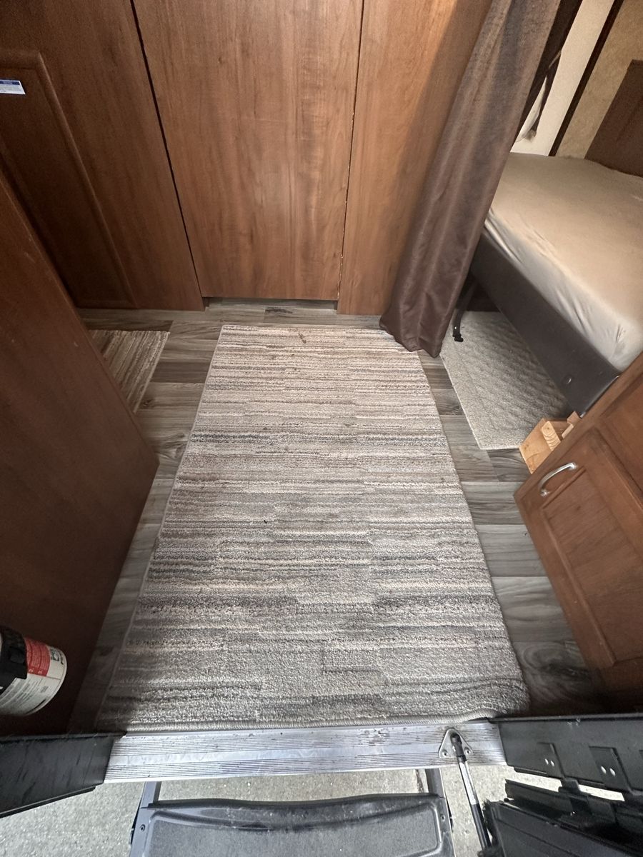 Main image 28