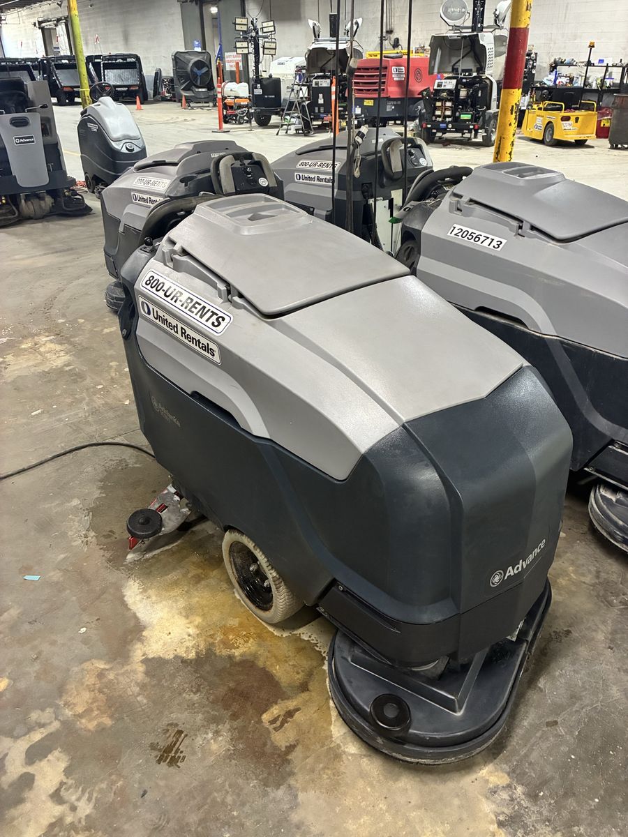FLOOR SCRUBBER 32 INCH WALK BEHIND