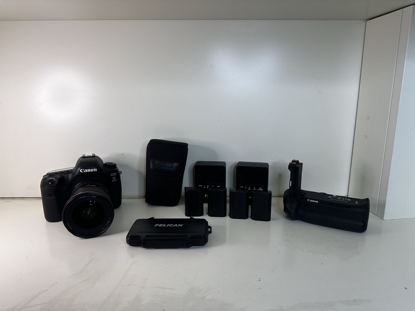 Canon 5D Mark IV + 17-40mm f/4L Kit – Excellent Condition, Fully Tested