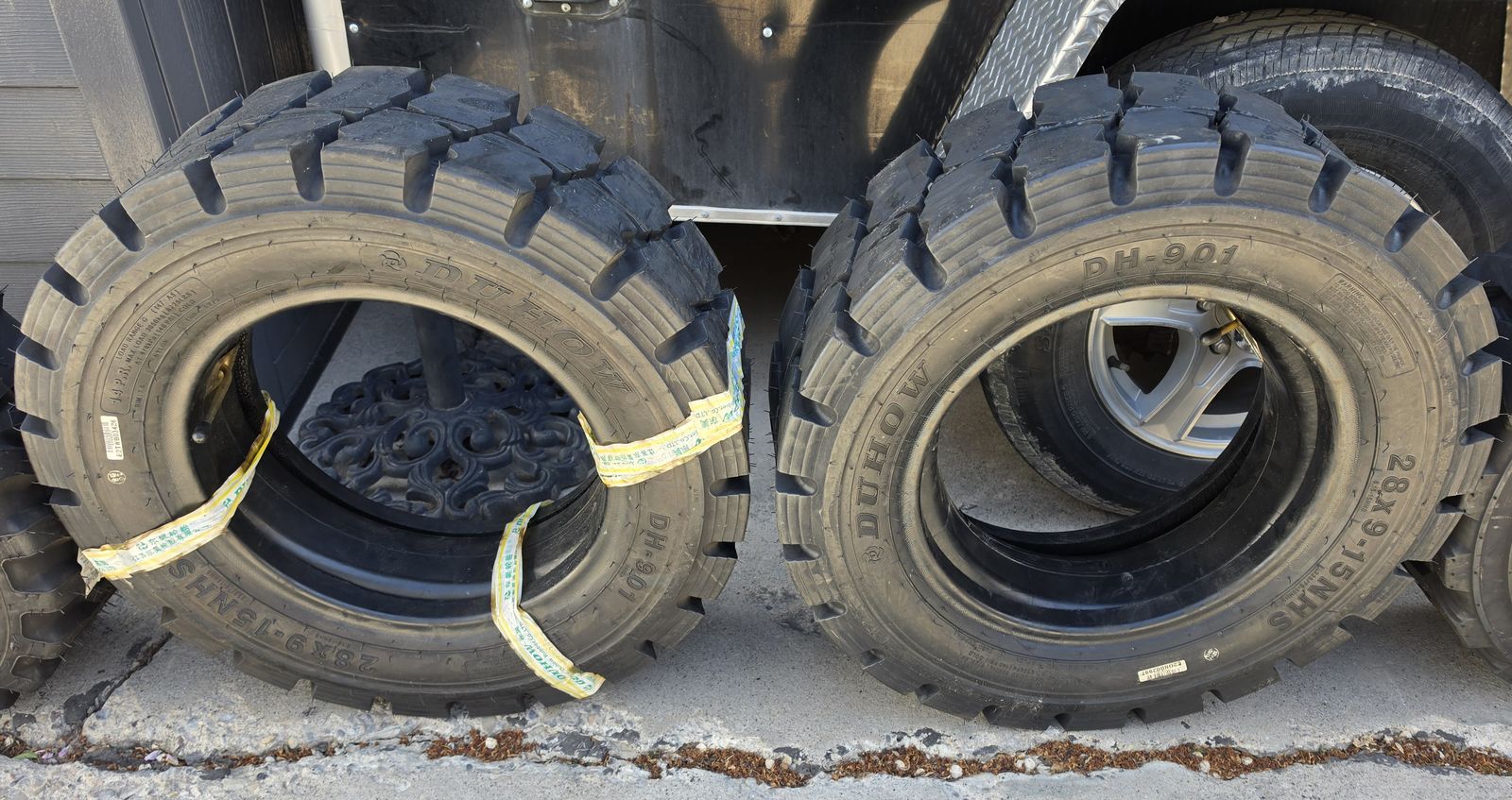 New Set of 2 Duhow 28x9-15 Forklift Tire w/Tube and Flap 8.15-15, 14 ply Heavy Duty DH-901