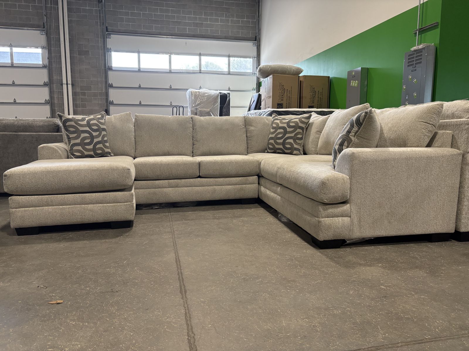 NEW CREAM SECTIONAL