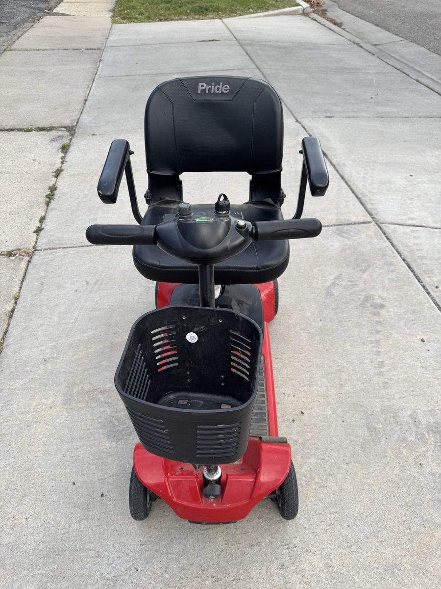 Electric scooter Pride elite travellers 4 wheels with charger