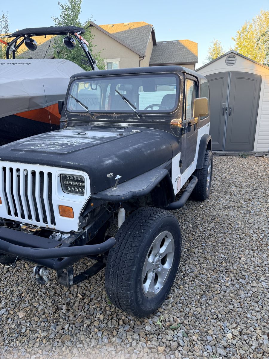 1995 Jeep Wrangler Sport 2-Door - Needs engine