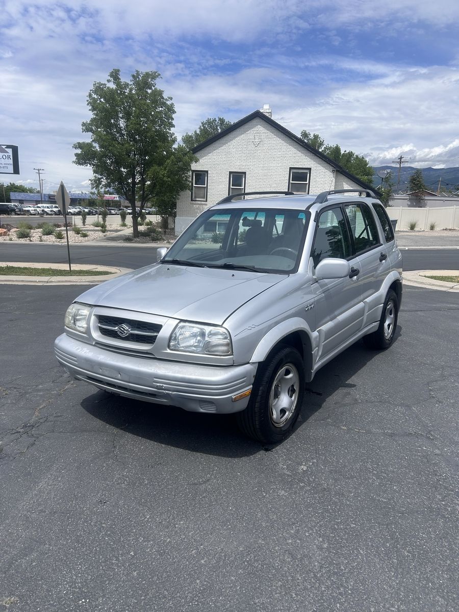 2000 Suzuki Grand Vitara Limited