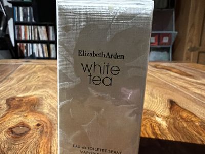 Brand New White Tea(Elizabeth Arden) Spray