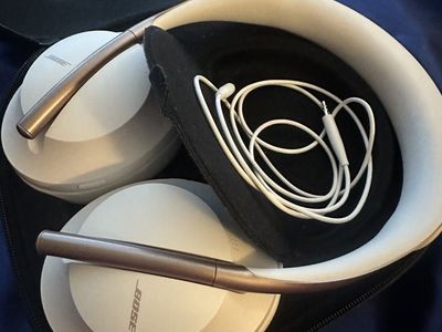 Bose QC Over Ear Headphones Rose Gold and White with original audio cord and case
