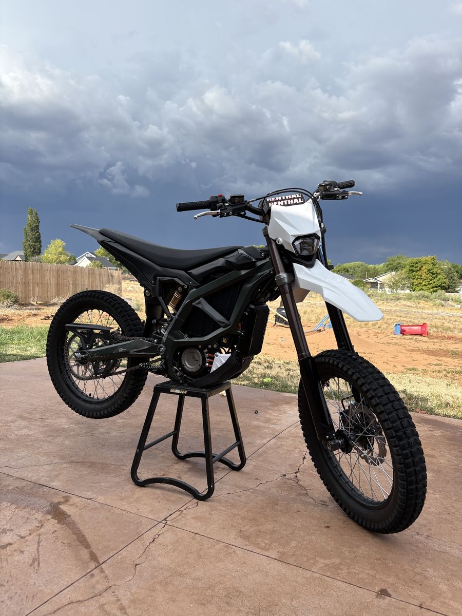 STOCK 2023 Surron Ultra Bee