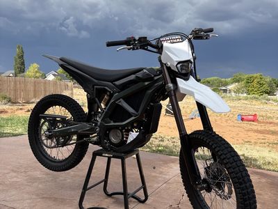 STOCK 2023 Surron Ultra Bee