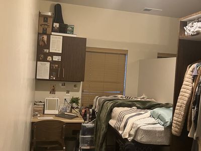 Female Student Needed-Gateway East LEASE TAKEOVER