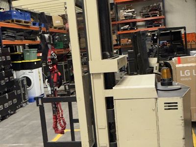 Crown 30SP42TT Order Picker Forklift - 1165 Hours, New Batteries, Hydraulic Leak