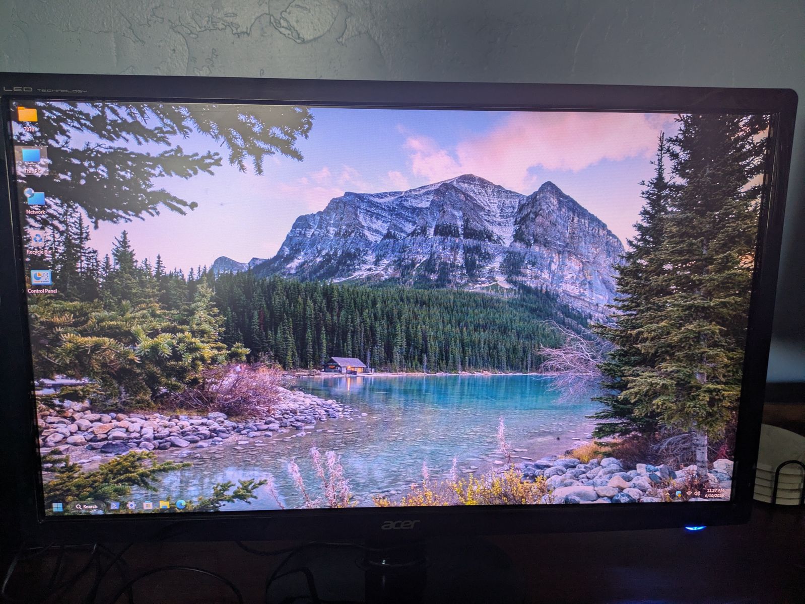Optiplex 7070, Intel Core i7-9700, 16 GB DDR4, AMD Radeon RX 550 4 GB Dell, 256 GB SSD with windows 11 pro installed.