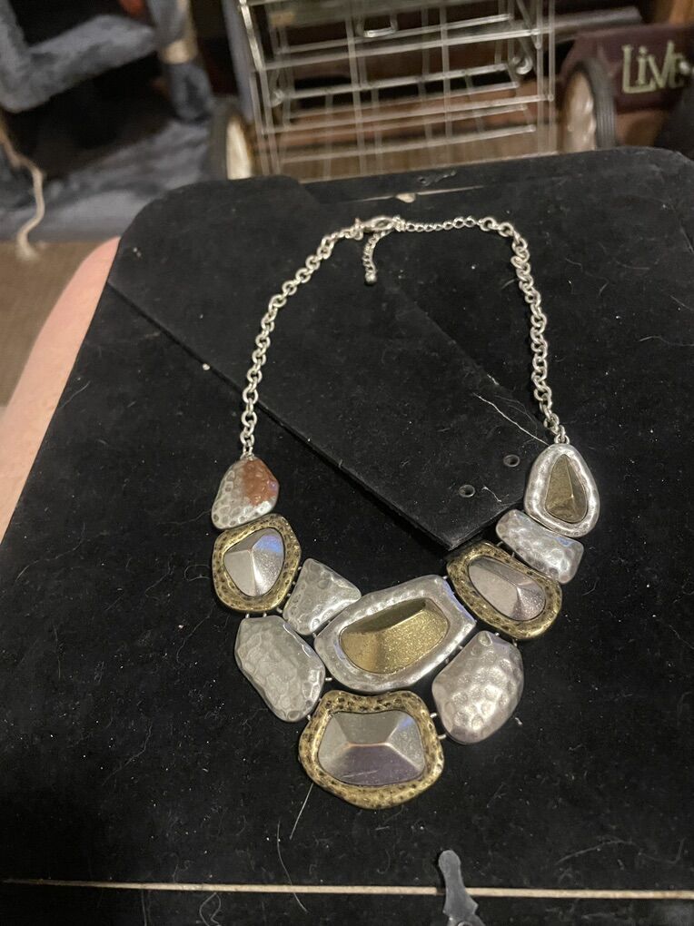 Stylish Metalic Necklace