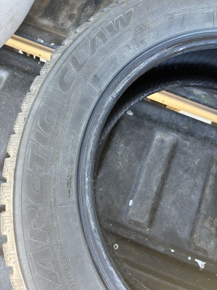 Arctic Claw Studded Tire 225/60/18