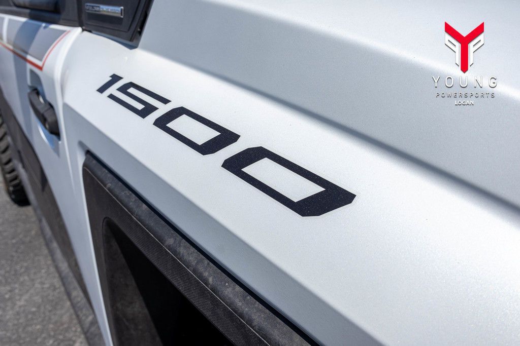 Main image 3