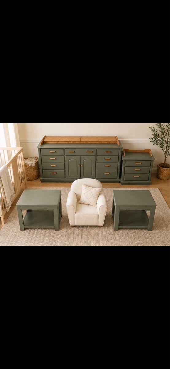 Vintage Bedroom Set, Dresser night stand and end tables 