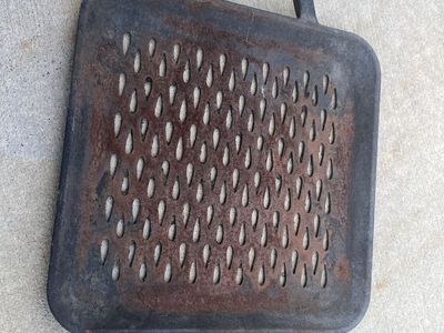Vintage Lodge chef collection 11” cast iron square grill topper