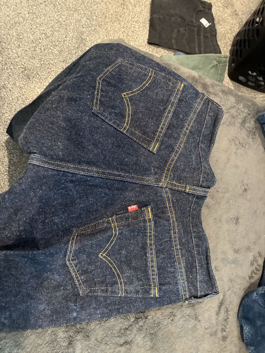 (VINTAGE)Levi's Men's Dark Wash Denim Jeans, Straight Leg, Size 31x36