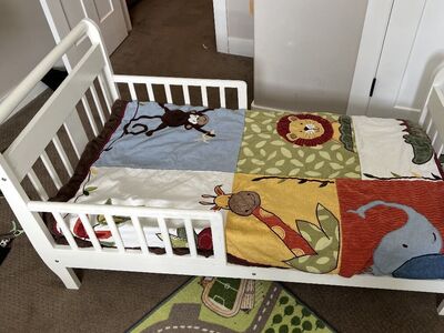 Toddler Bed With bedding
