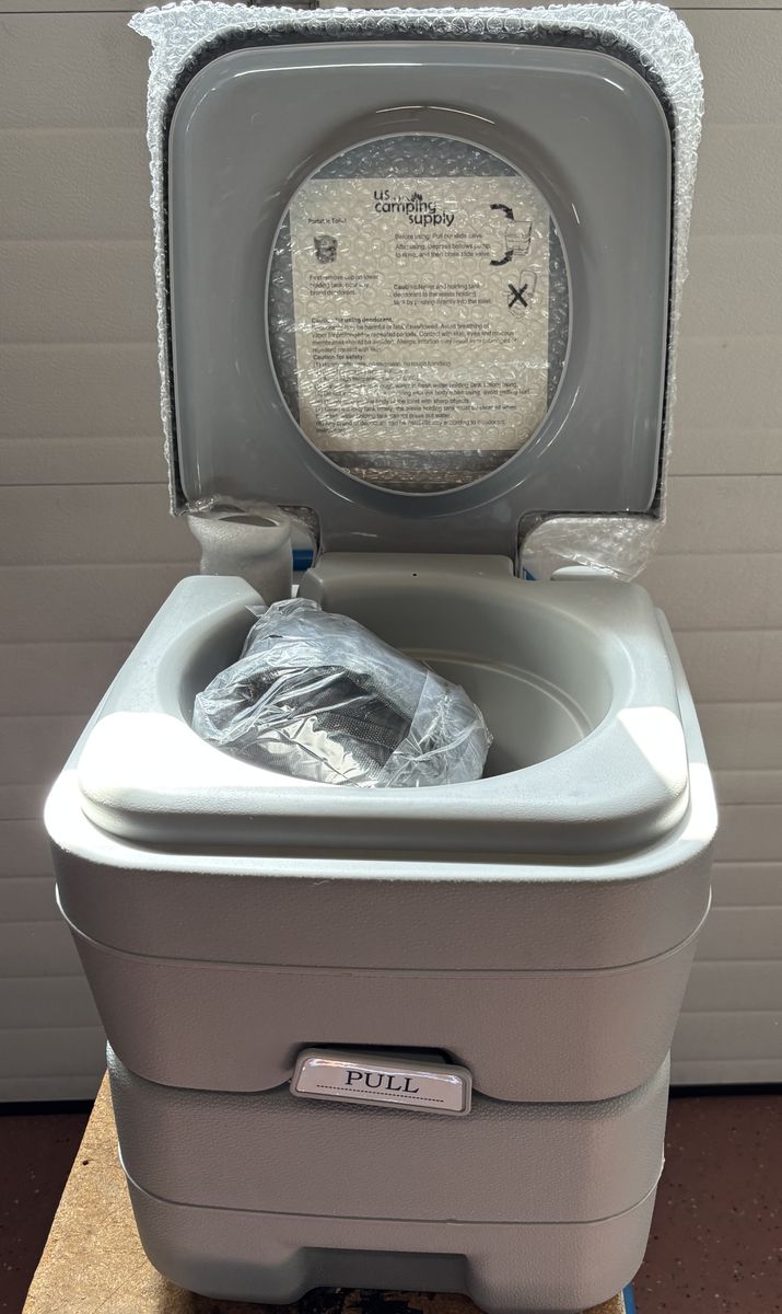 US Camping Supply Portable Toilet Flushing Chemical Commode