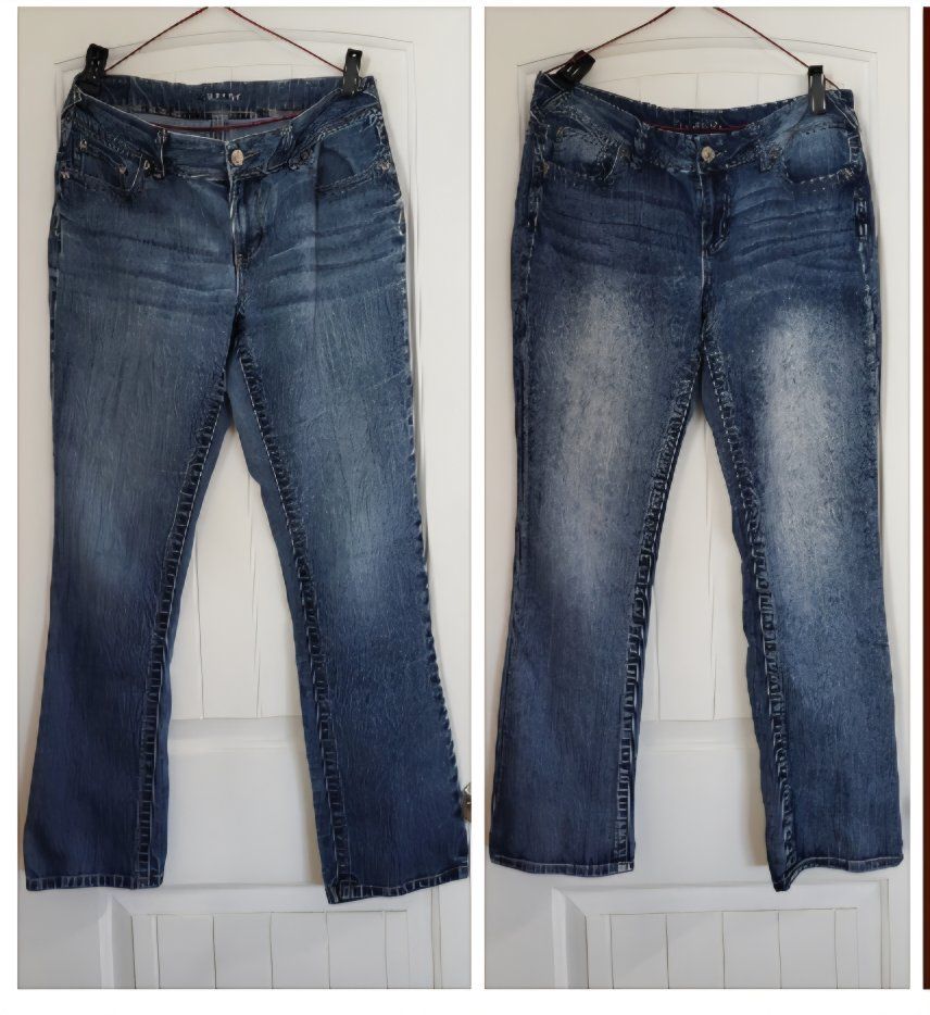 **WOMEN'S SIZE 10R JEANS**