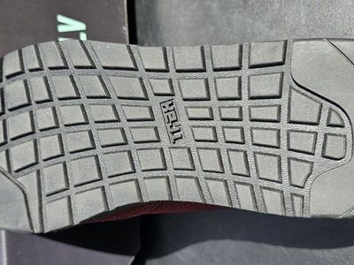 evolve approach shoe 9.5 women