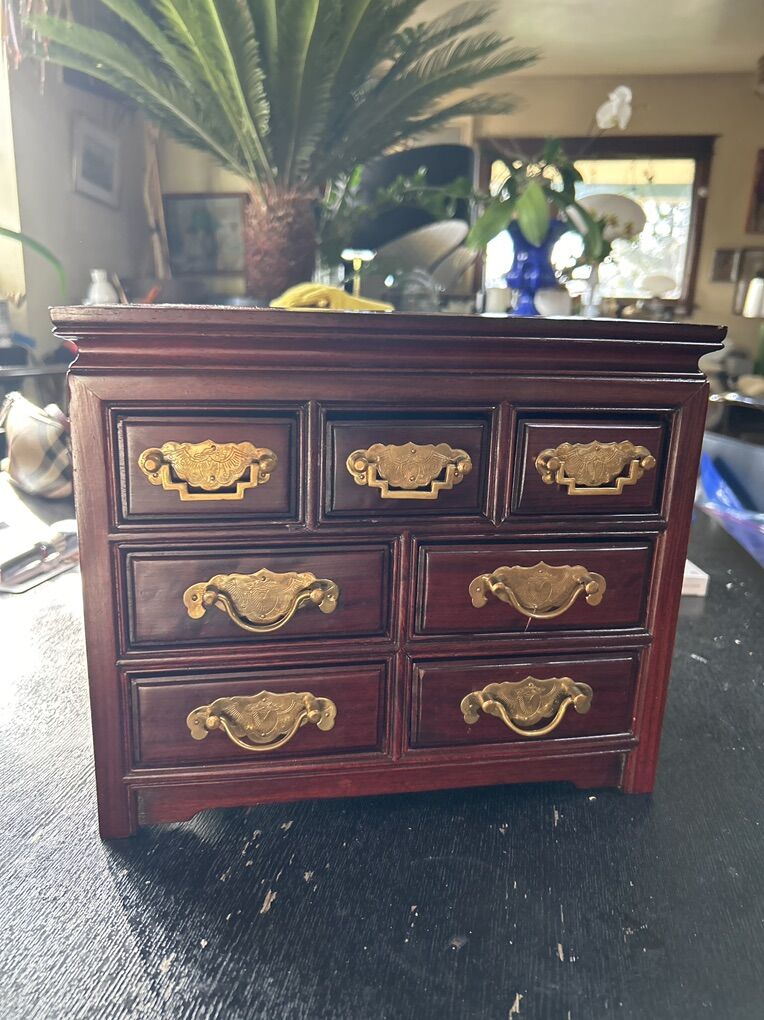 Chinese-style wooden jewelry box