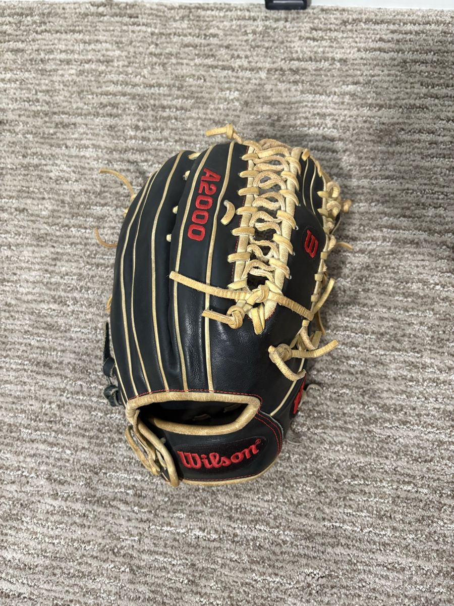 Wilson A2000 Baseball Outfield Glove