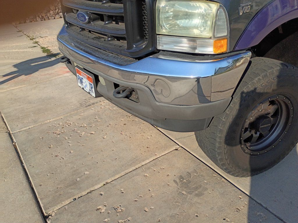 Ford F-250 / F-350 Triton V10 Front Bumper Assembly with Tow Hooks