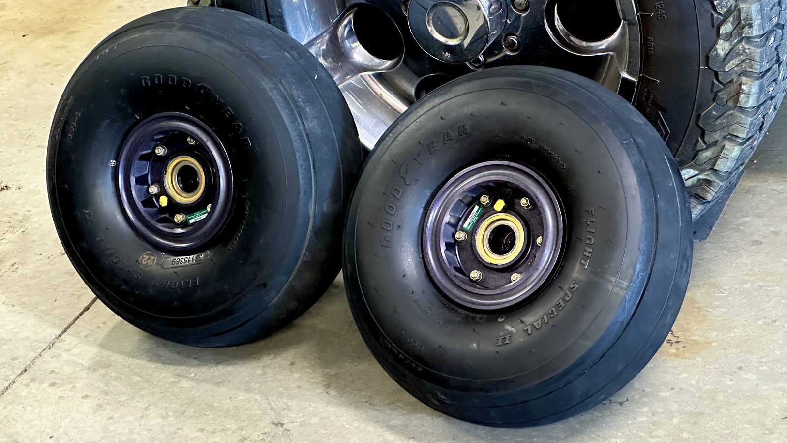 Alaska Bushwheel wheels and brakes 6”, 6 bolt with 8.00x6 tires