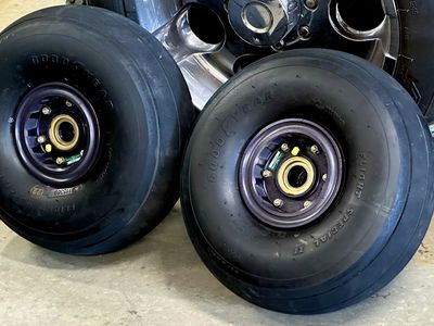 Alaska Bushwheel wheels and brakes 6”, 6 bolt with 8.00x6 tires