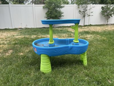 Step 2 water table for kids