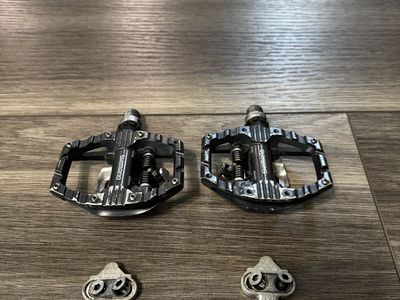 Shimano PD-EH500 clipless pedals w/cleats