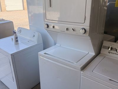 Frigidaire Electric Laundry Center Washer Dryer Combo (FFLE3911QW0)