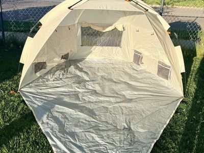 Pop Up Beach Tent Sun Shelter - Easy Set Up