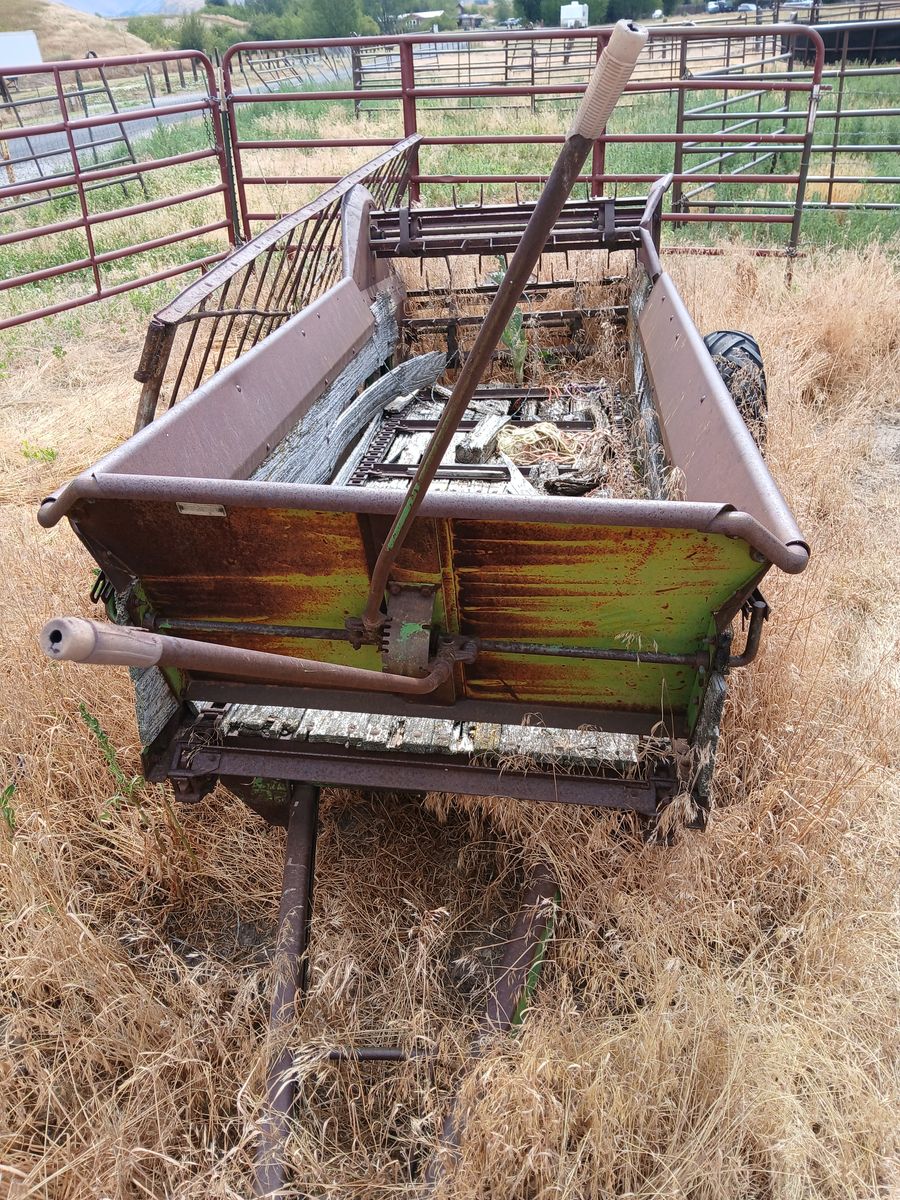 Oliver model 170 manure spreader