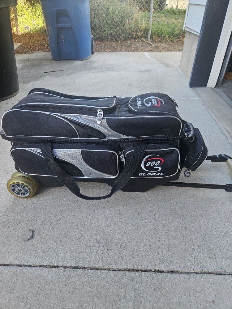 900 Global Black Rolling 3-Ball Bowling Bag with Telescopic Handle