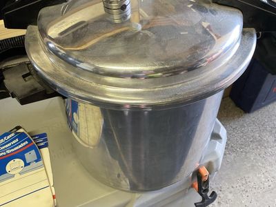Mirro Mirro-Matic 22-Quart Aluminum Pressure Canner Cooker with Manual