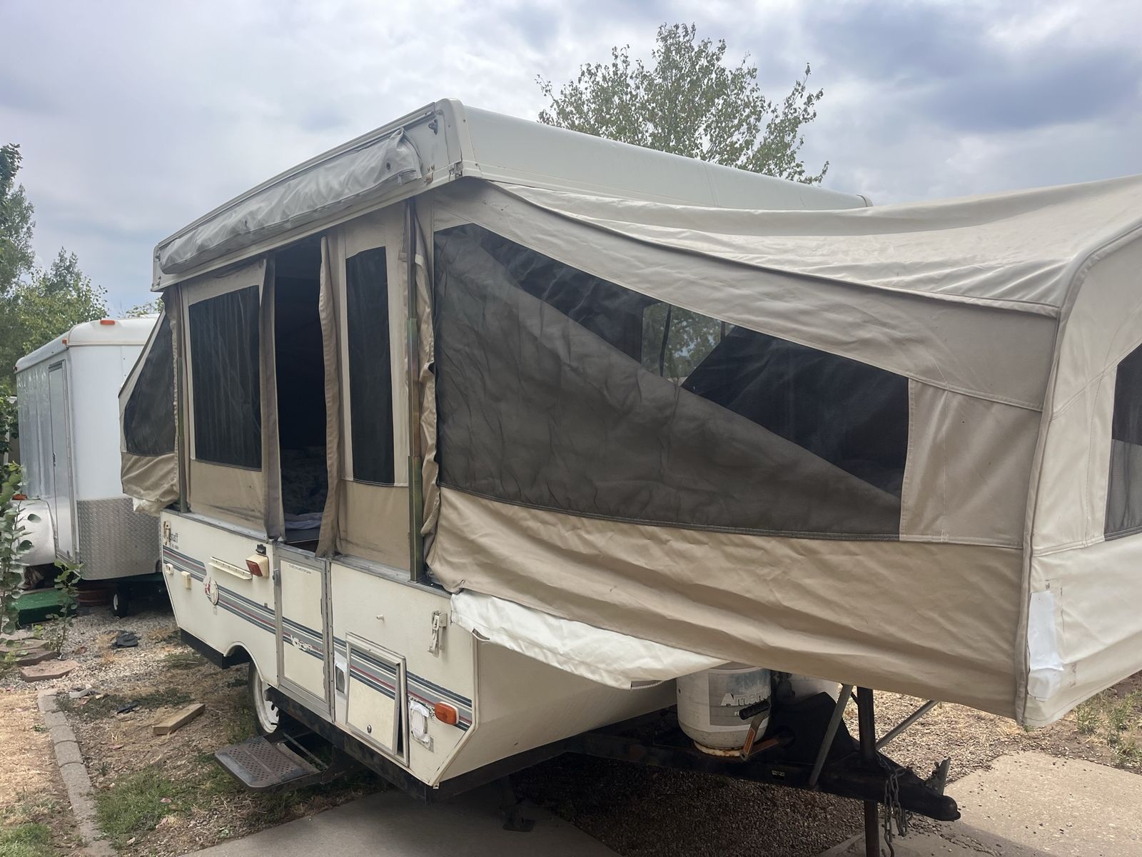 Tent trailer