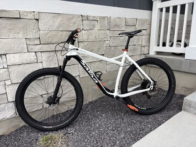 Salsa Mukluk Trail / Fat Bike