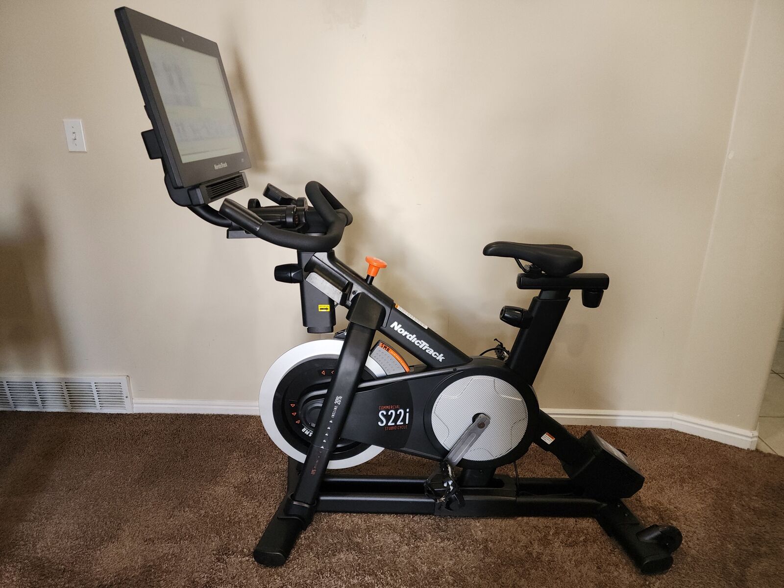 NORDICTRACK COMMERCIAL S22i STUDIO CYCLE PREMIUM INDOOR EXERCISE BIKE w/ ROTATING HD TOUCHSCREEN iFIT TRAINING WORKS GREAT!