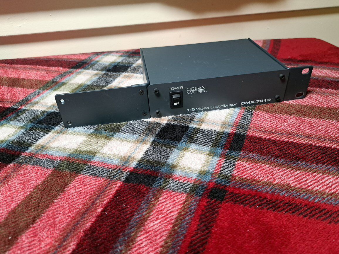 Ocean Matrix OMX-7019 1:5 Video Distributor